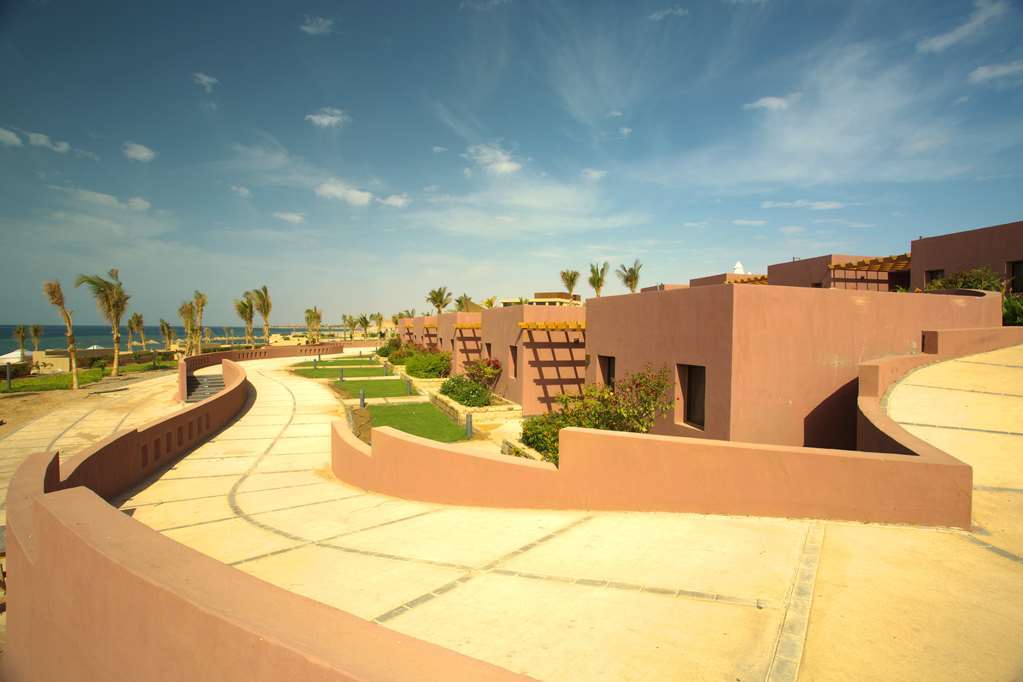 Golden Tulip Sharma Resort Habitación foto